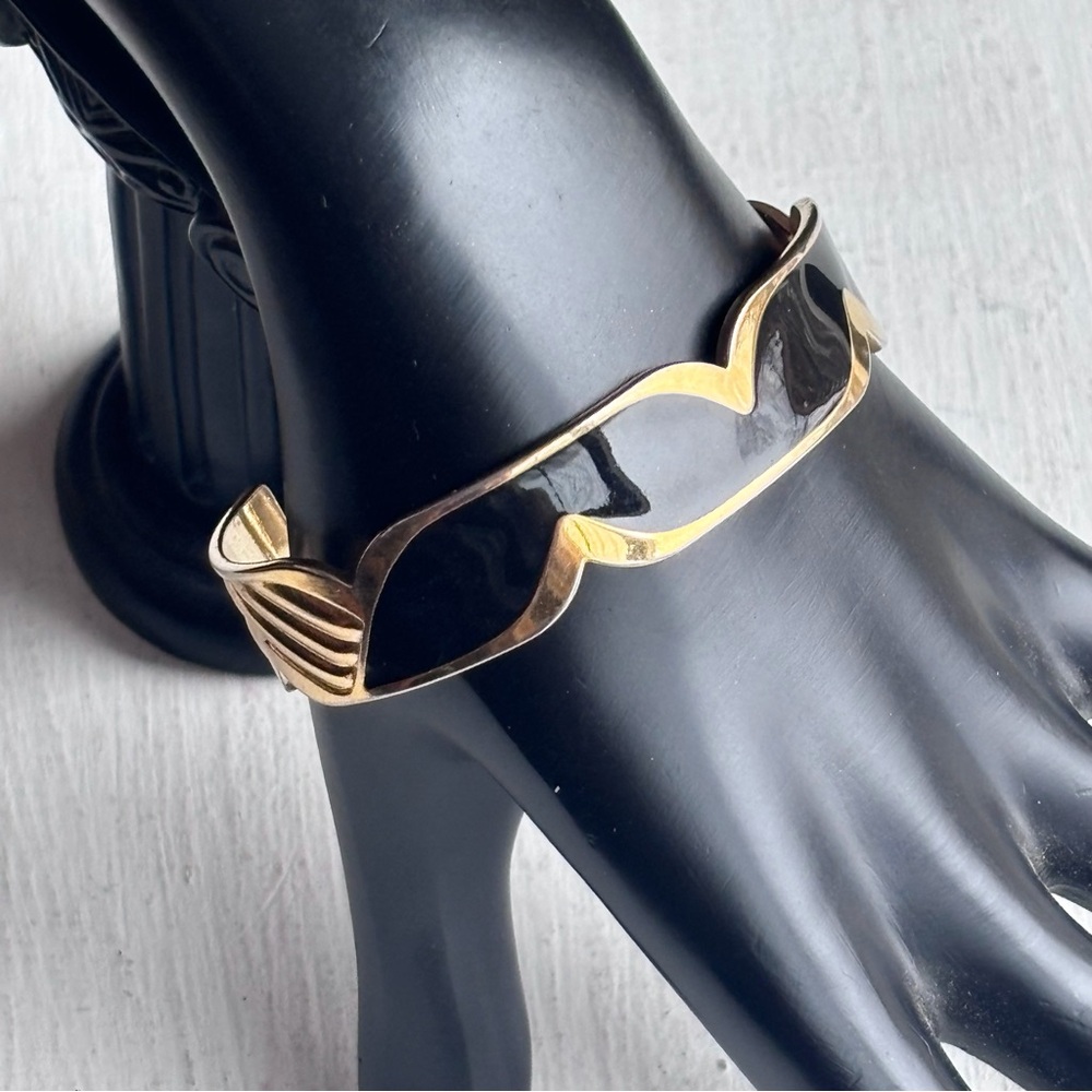 🌼VTG Avon Black and Gold-Tone Cuff Bracelet